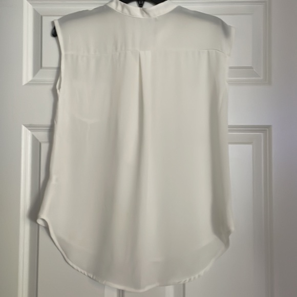 White stylish blouse - Picture 4 of 4